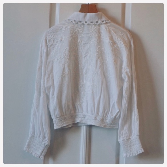 Alice and Olivia Onella Embroidered Button Front Top, XS, NEW/Never Worn! - Picture 4 of 5